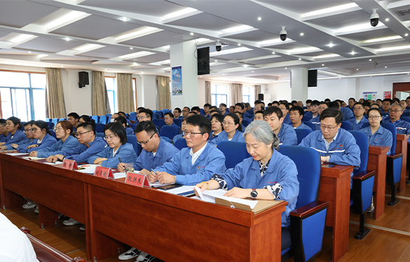1745918319829074qq8G.jpg